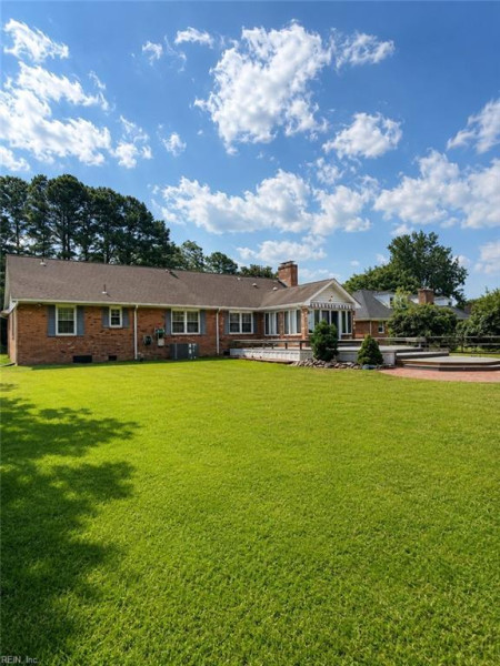 Photo 4 of 10 residential for sale in Suffolk virginia