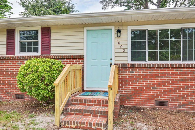 Photo 4 of 34 residential for sale in Chesapeake virginia Photo 4 of 34 residential for sale in Chesapeake virginia