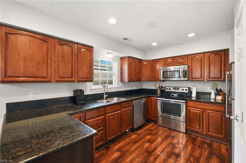 Photo 10 of 42 residential for sale in Norfolk virginia