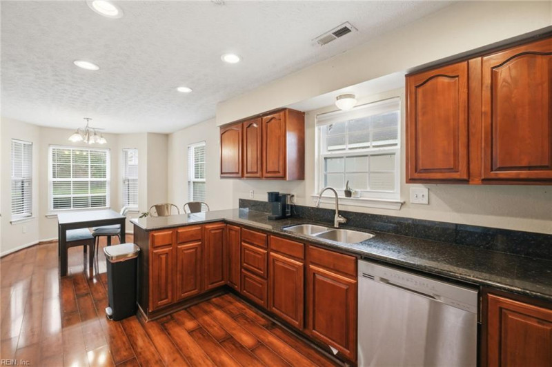 Photo 11 of 42 residential for sale in Norfolk virginia