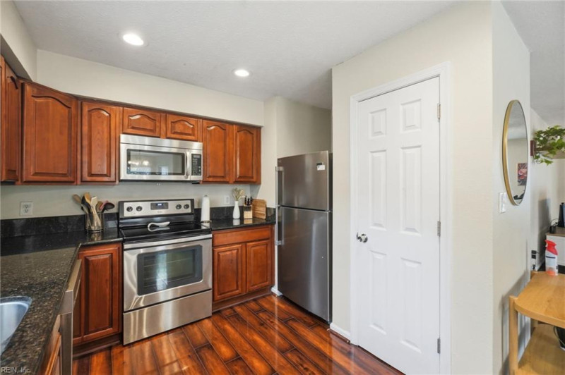 Photo 13 of 42 residential for sale in Norfolk virginia