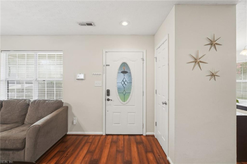 Photo 7 of 42 residential for sale in Norfolk virginia