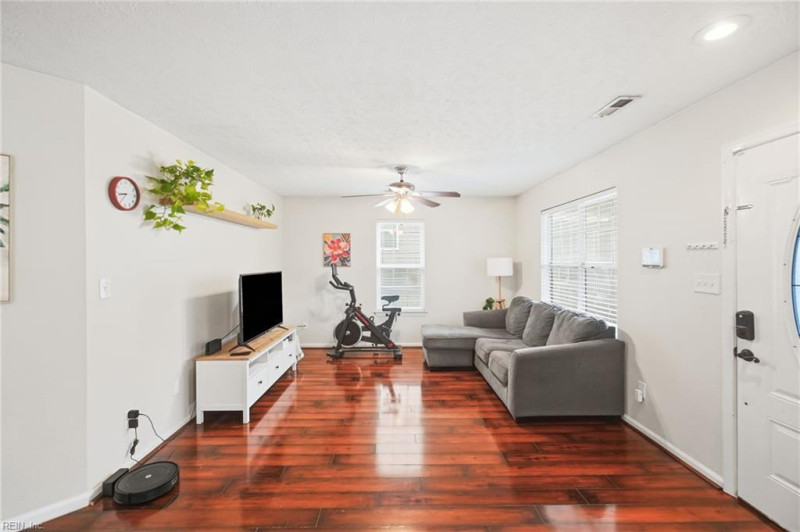 Photo 9 of 42 residential for sale in Norfolk virginia