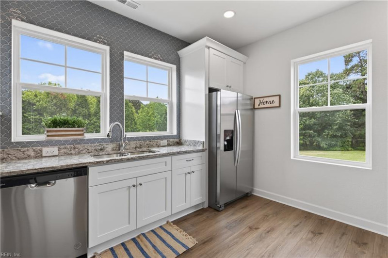Photo 3 of 34 residential for sale in Virginia Beach virginia