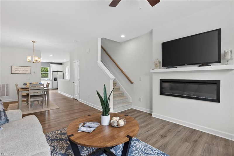 Photo 4 of 34 residential for sale in Virginia Beach virginia