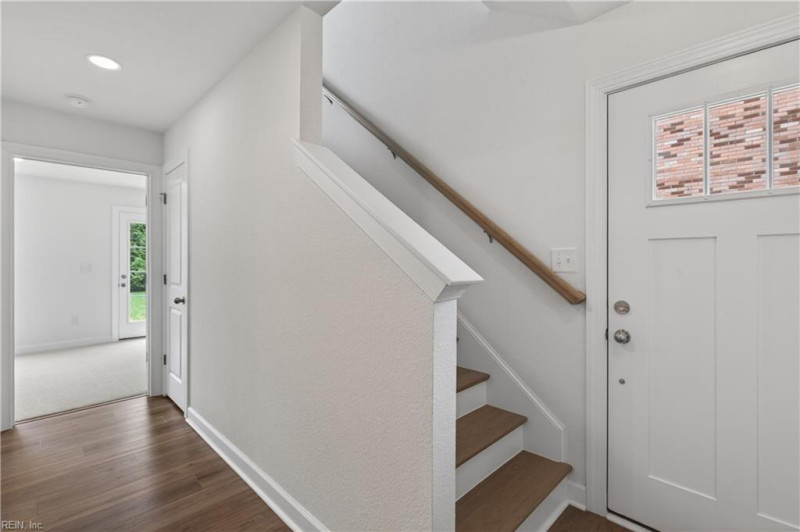 Photo 5 of 34 residential for sale in Virginia Beach virginia
