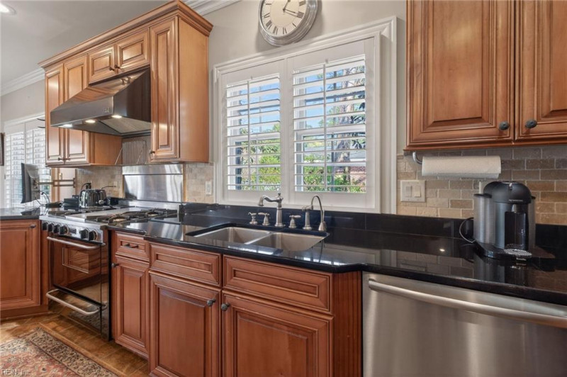 Photo 12 of 40 residential for sale in Virginia Beach virginia