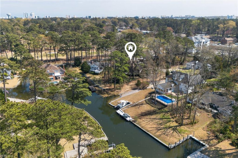 Photo 3 of 40 residential for sale in Virginia Beach virginia