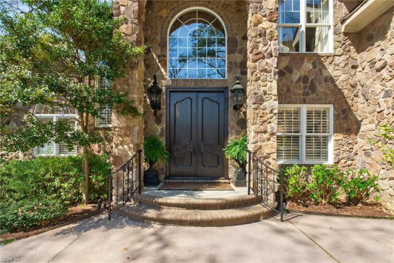 Photo 4 of 40 residential for sale in Virginia Beach virginia