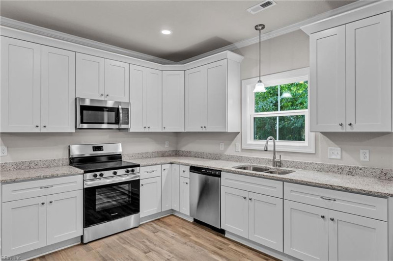 Photo 16 of 40 residential for sale in Chesapeake virginia