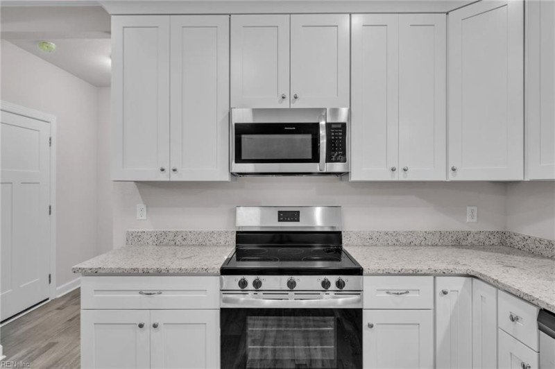 Photo 17 of 40 residential for sale in Chesapeake virginia