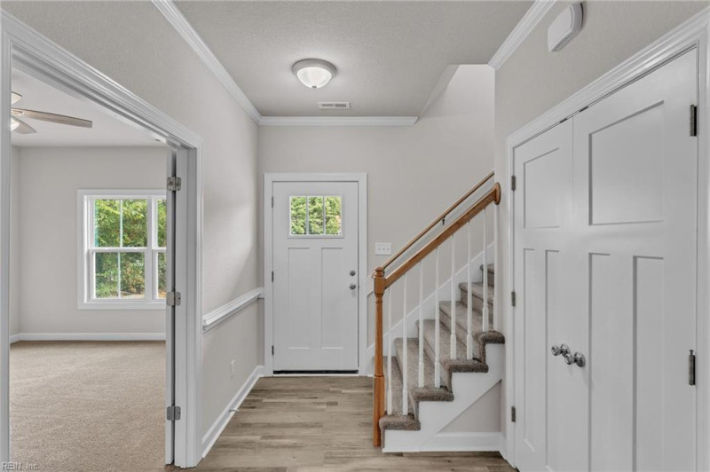 Photo 5 of 40 residential for sale in Chesapeake virginia