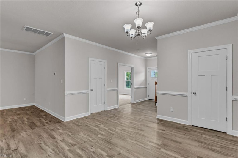 Photo 8 of 40 residential for sale in Chesapeake virginia