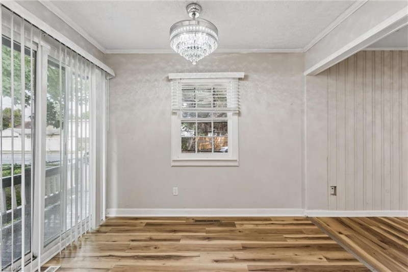 Photo 11 of 35 residential for sale in Hampton virginia