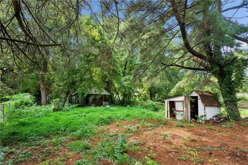 Photo 28 of 35 residential for sale in Hampton virginia
