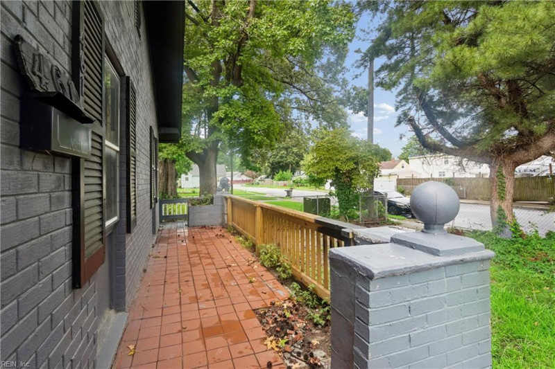 Photo 4 of 35 residential for sale in Hampton virginia