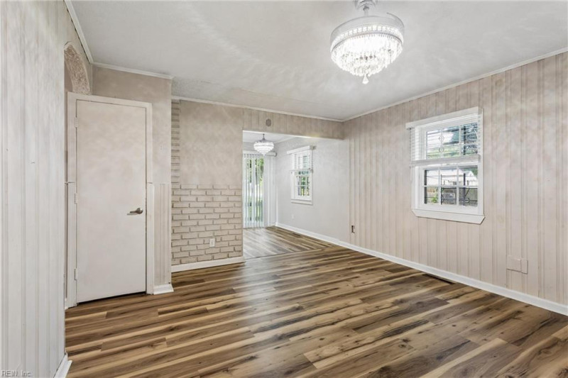 Photo 7 of 35 residential for sale in Hampton virginia