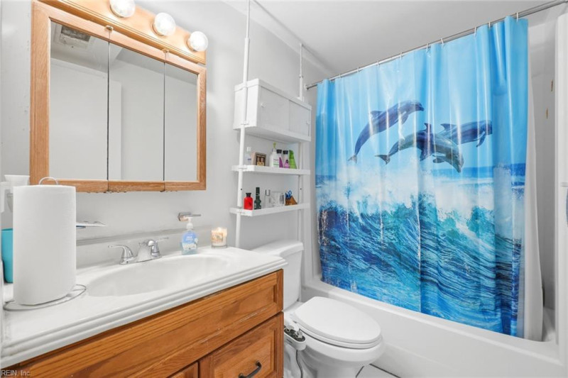 Photo 13 of 22 residential for sale in Virginia Beach virginia