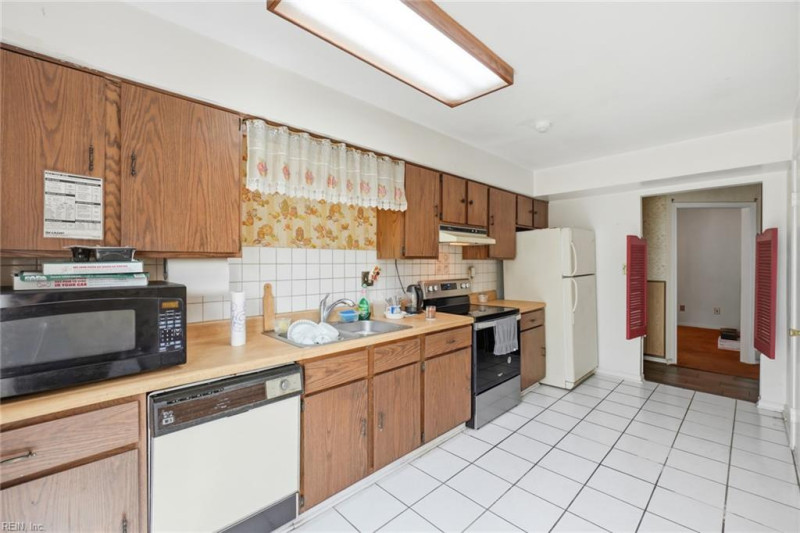 Photo 8 of 22 residential for sale in Virginia Beach virginia