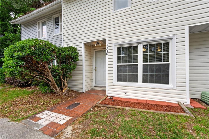 Photo 4 of 39 residential for sale in Chesapeake virginia Photo 4 of 39 residential for sale in Chesapeake virginia