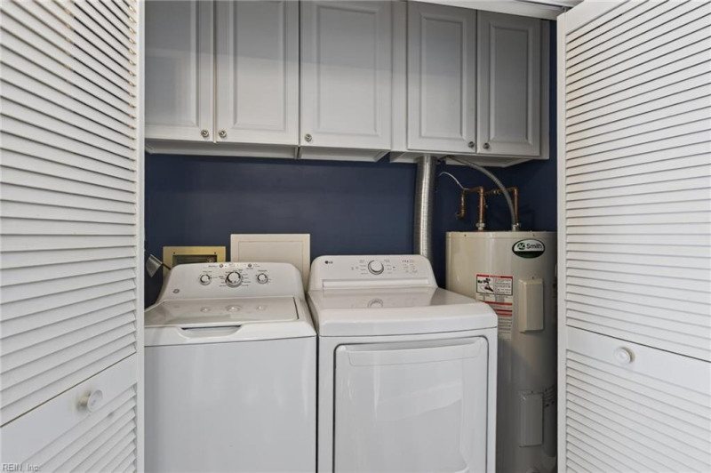 Photo 19 of 36 residential for sale in Chesapeake virginia