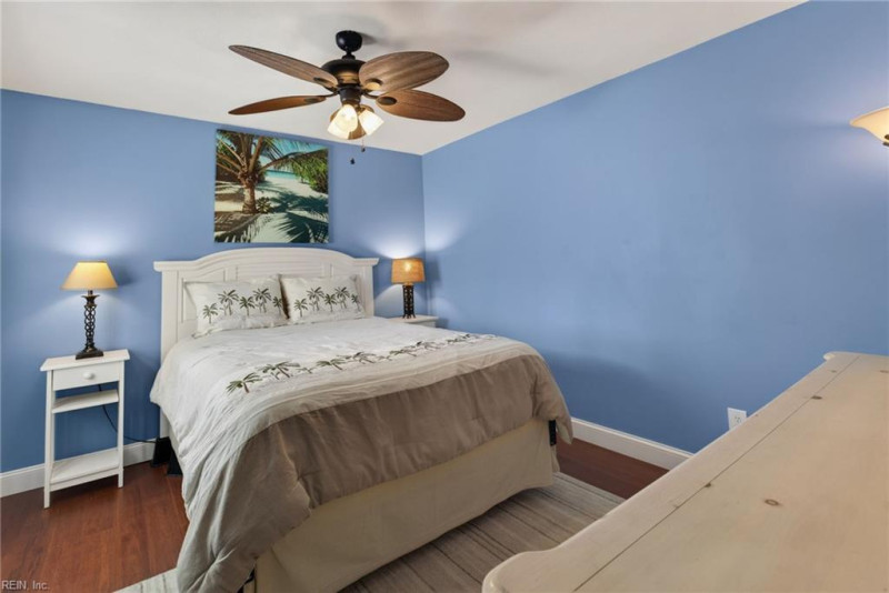 Photo 4 of 36 residential for sale in Chesapeake virginia