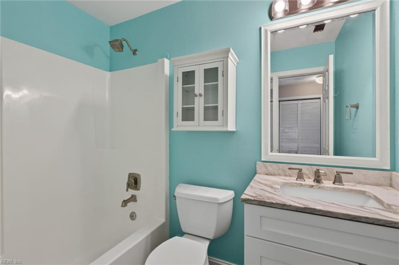 Photo 9 of 36 residential for sale in Chesapeake virginia