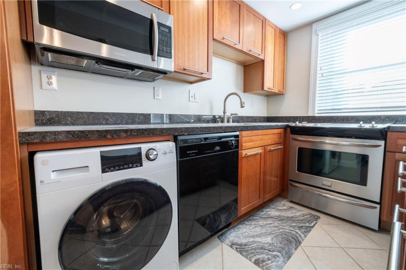 Photo 18 of 37 residential for sale in Norfolk virginia