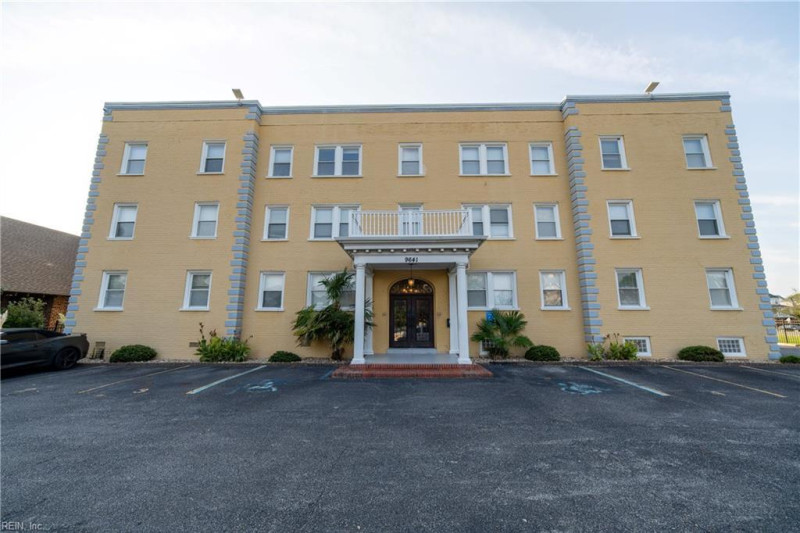 Photo 3 of 37 residential for sale in Norfolk virginia