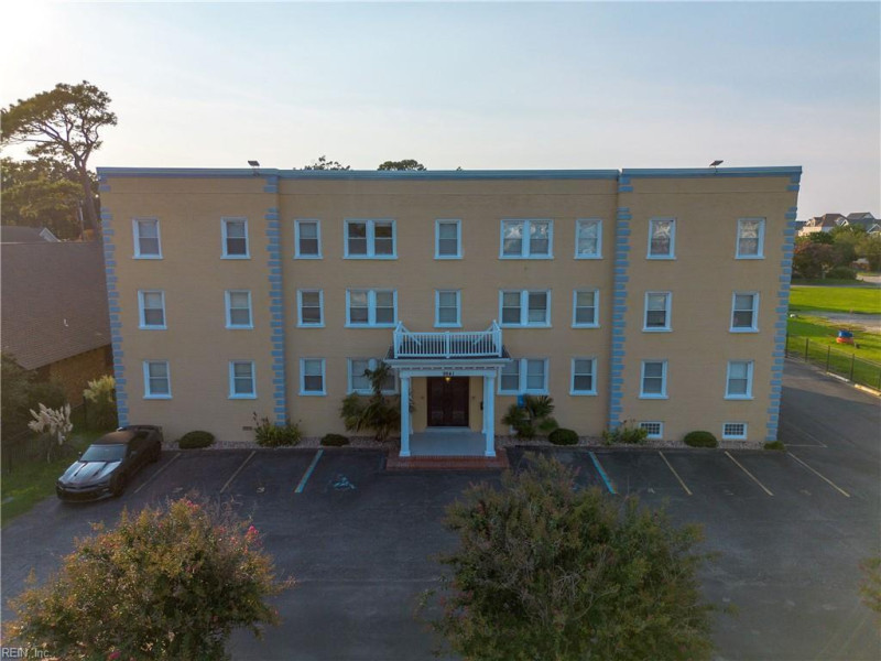 Photo 4 of 37 residential for sale in Norfolk virginia