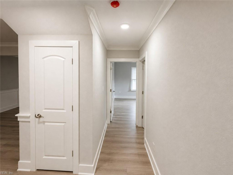 Photo 4 of 11 residential for sale in Portsmouth virginia