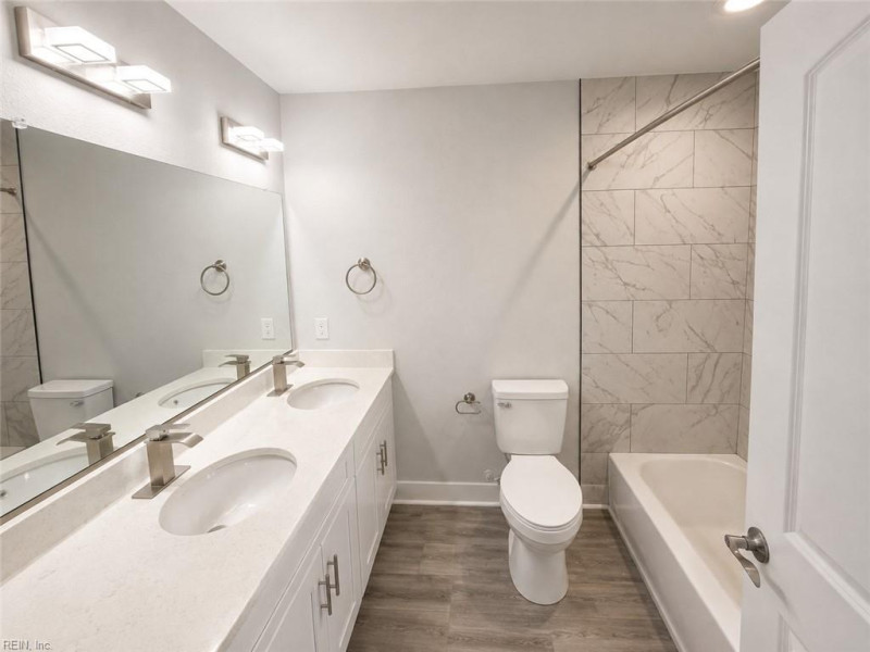 Photo 6 of 11 residential for sale in Portsmouth virginia