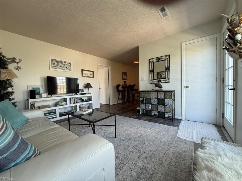 Photo 7 of 33 residential for sale in Norfolk virginia