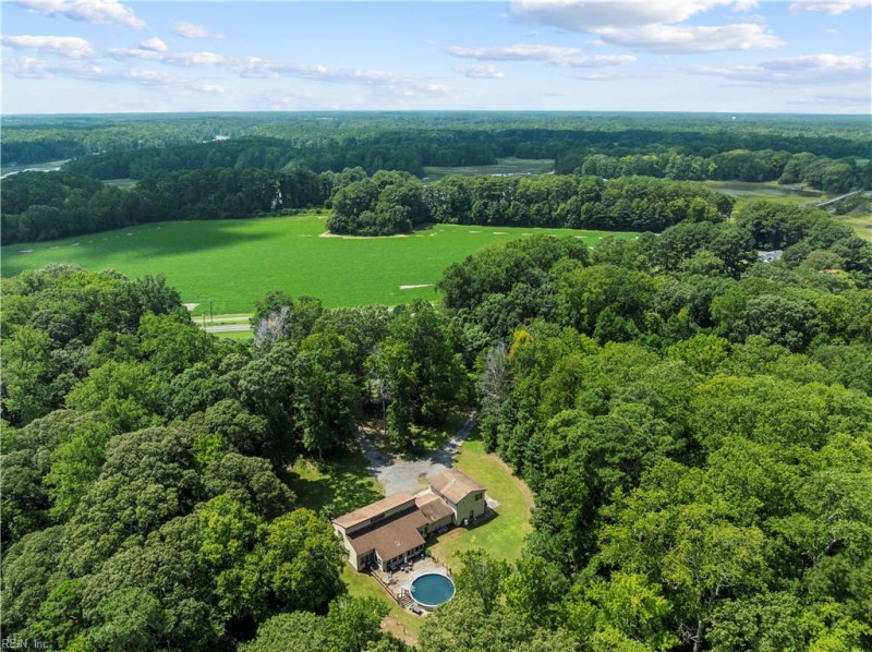 Photo 11 of 42 residential for sale in Isle of Wight County virginia