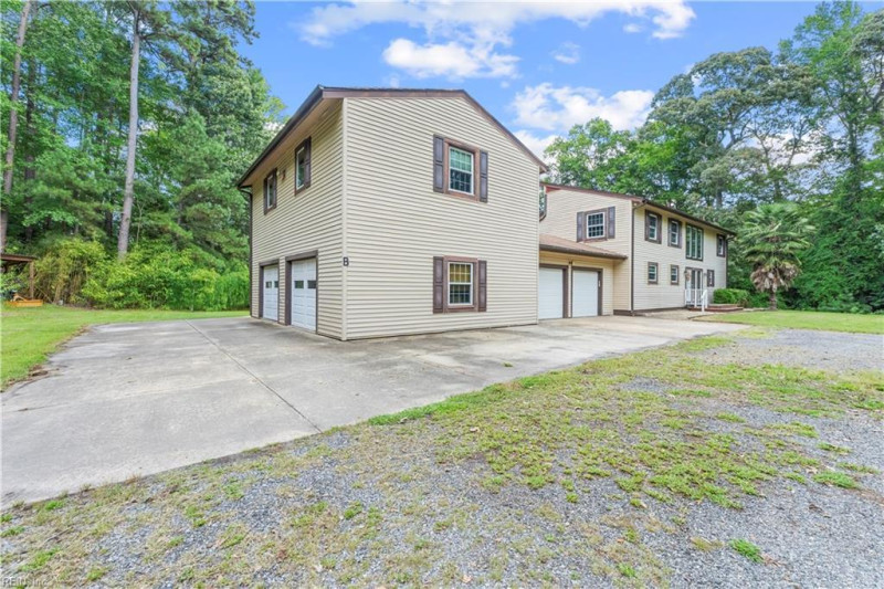 Photo 12 of 42 residential for sale in Isle of Wight County virginia
