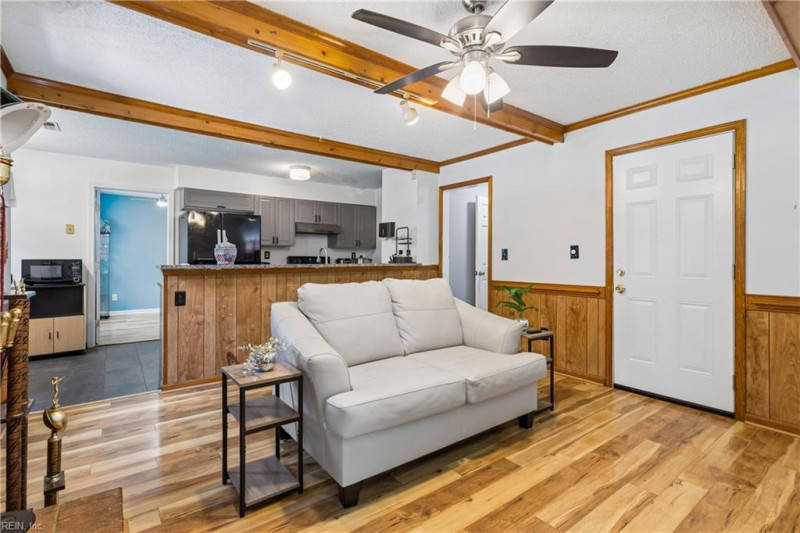 Photo 14 of 49 residential for sale in Virginia Beach virginia