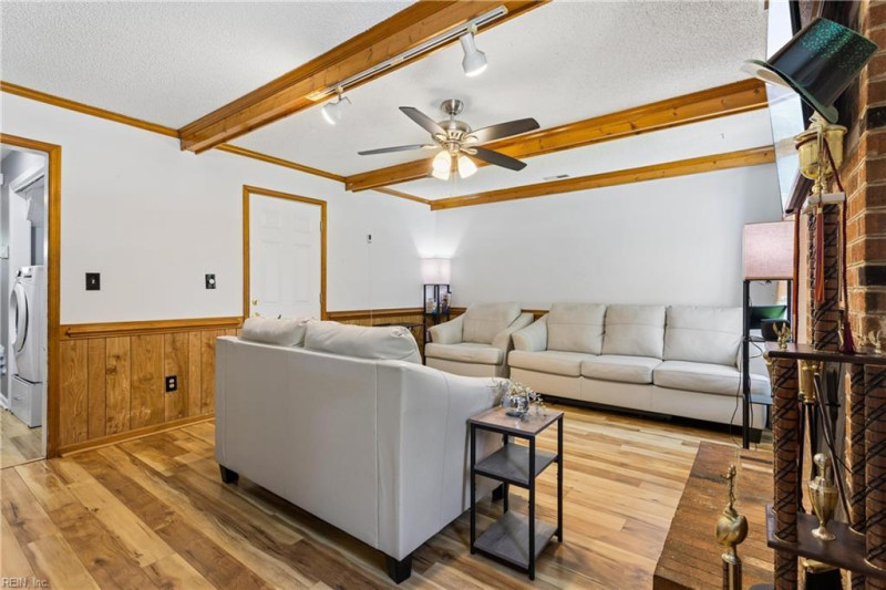 Photo 15 of 49 residential for sale in Virginia Beach virginia