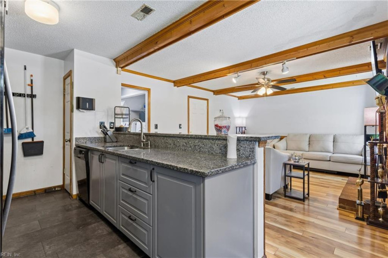 Photo 17 of 49 residential for sale in Virginia Beach virginia