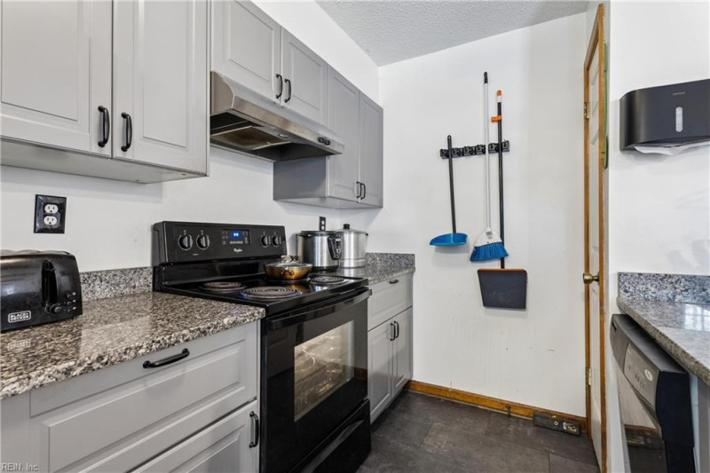 Photo 18 of 49 residential for sale in Virginia Beach virginia
