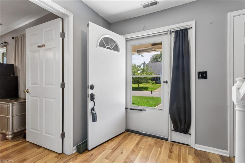 Photo 4 of 49 residential for sale in Virginia Beach virginia