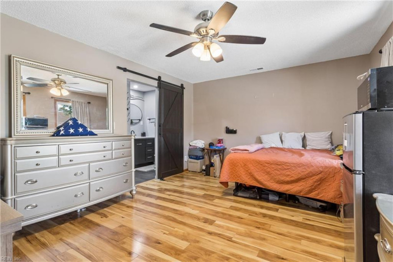 Photo 5 of 49 residential for sale in Virginia Beach virginia