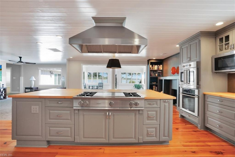 Photo 3 of 45 residential for sale in Hampton virginia