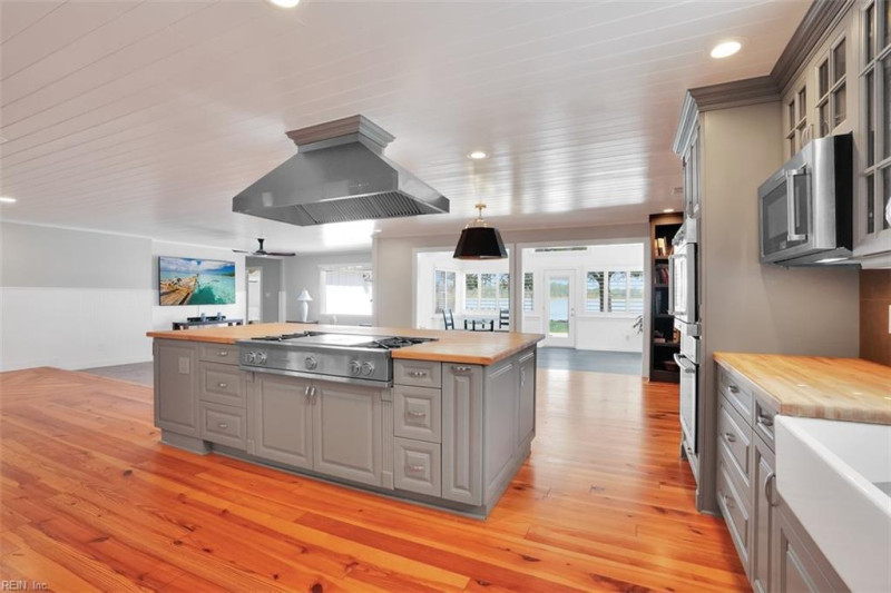Photo 4 of 45 residential for sale in Hampton virginia
