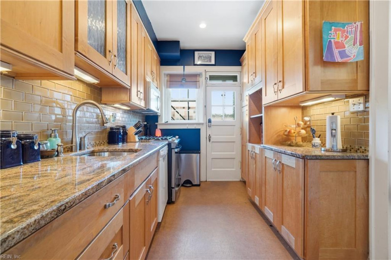Photo 13 of 29 residential for sale in Norfolk virginia