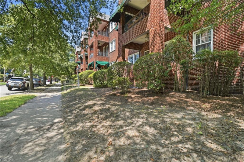 Photo 2 of 29 residential for sale in Norfolk virginia