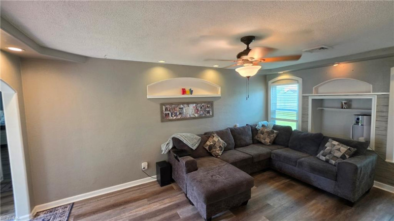 Photo 7 of 46 residential for sale in Virginia Beach virginia