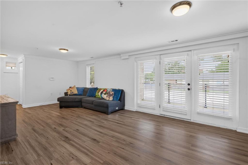 Photo 11 of 35 residential for sale in Norfolk virginia
