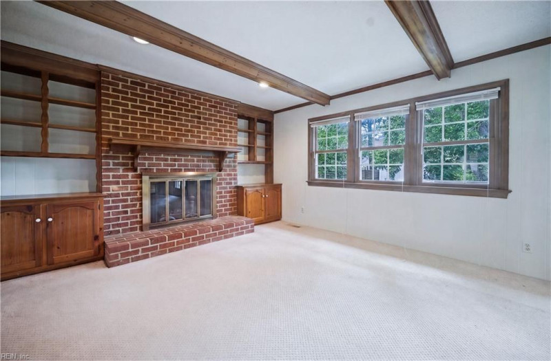 Photo 11 of 49 residential for sale in Virginia Beach virginia
