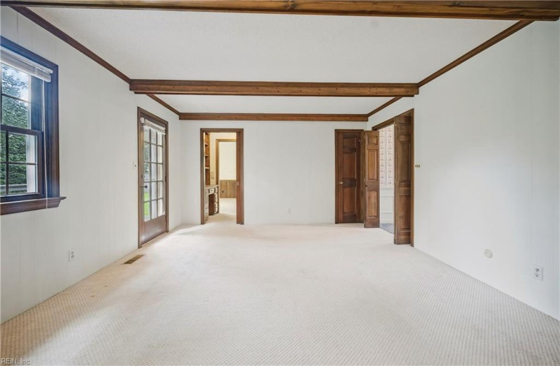Photo 12 of 49 residential for sale in Virginia Beach virginia