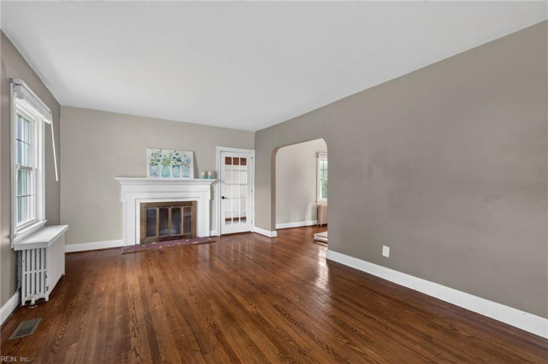 Photo 3 of 34 residential for sale in Newport News virginia Photo 3 of 34 residential for sale in Newport News virginia